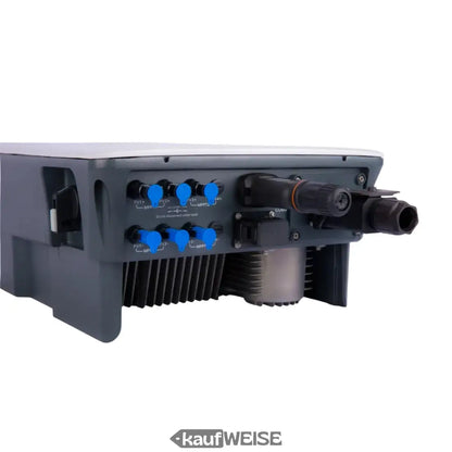 Schwarze und silberne Wasserpumpe mit blauen Knöpfen für Sungrow 3PH Wechselrichter